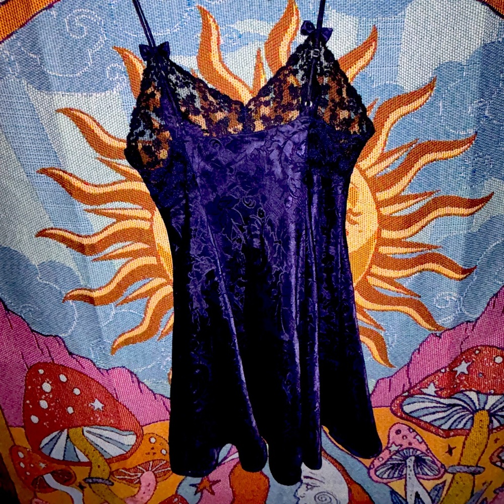 Victoria’s Secret Midnight Dark Fantasy slip size s